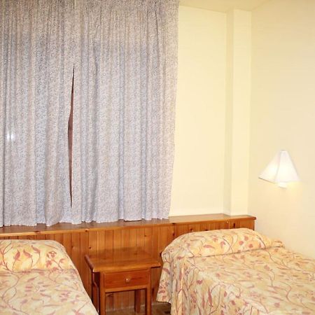 Apartamentos Pessets Adelaida Sort Esterno foto