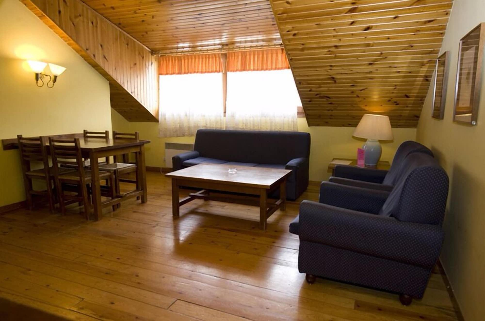 Apartamentos Pessets Adelaida Sort Esterno foto