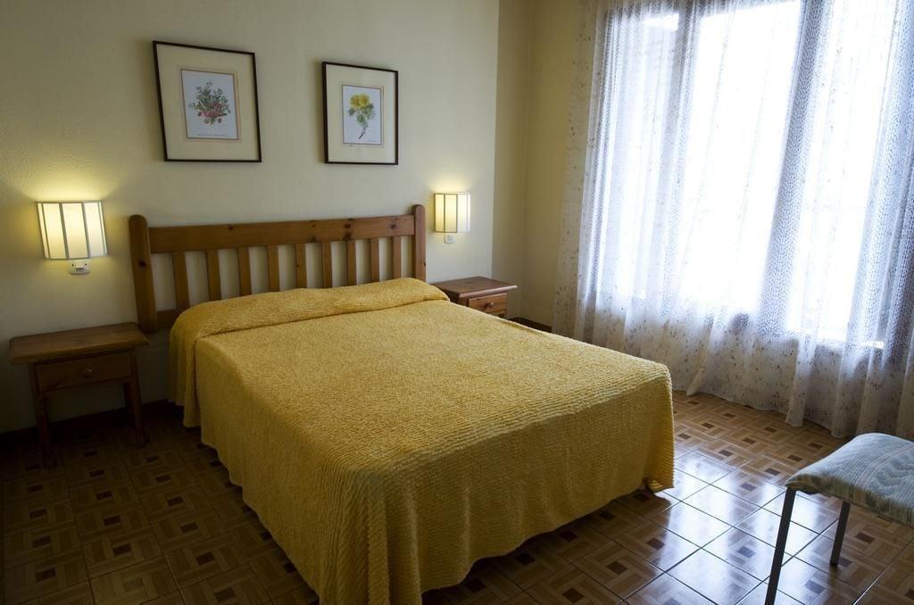 Apartamentos Pessets Adelaida Sort Esterno foto