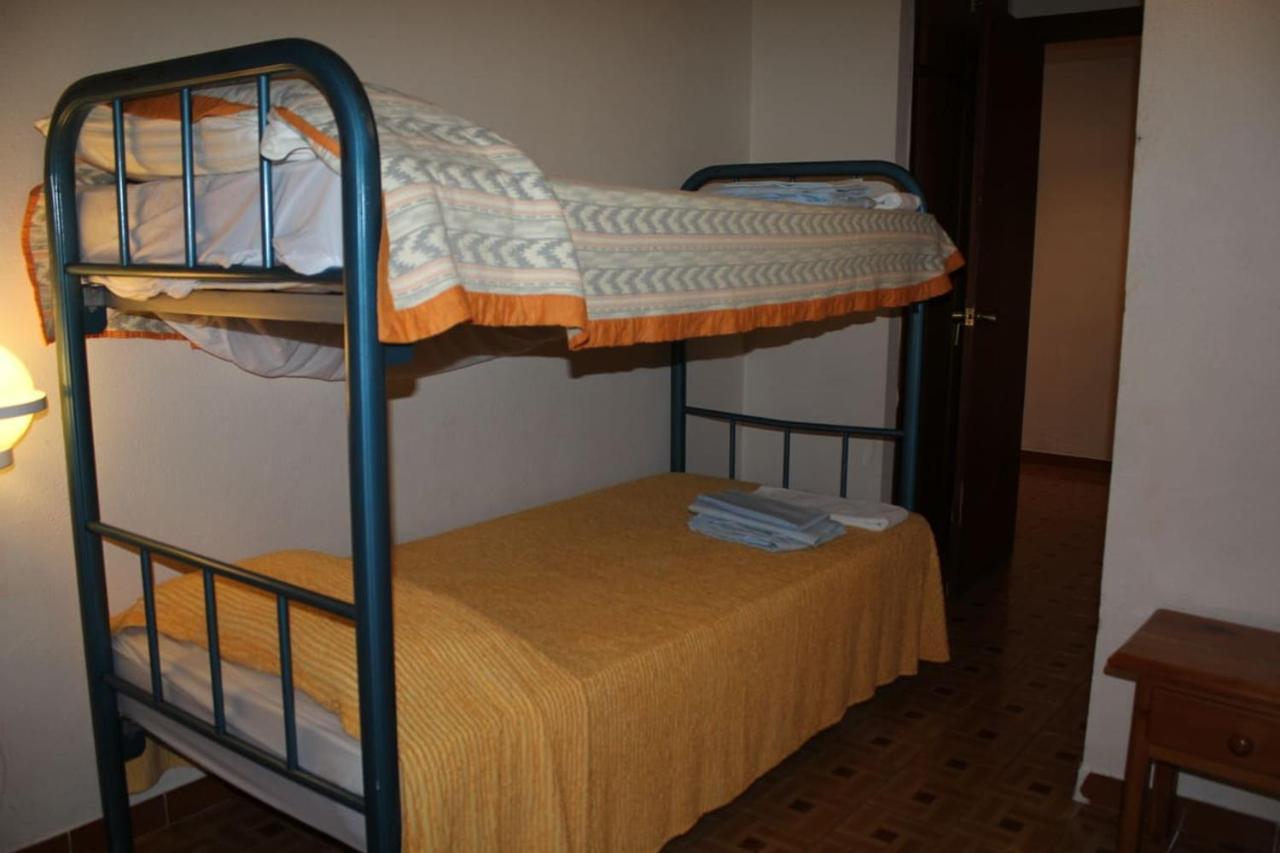 Apartamentos Pessets Adelaida Sort Esterno foto