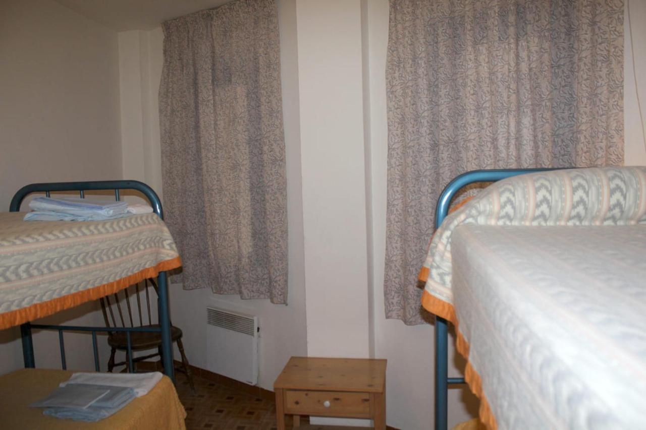 Apartamentos Pessets Adelaida Sort Esterno foto