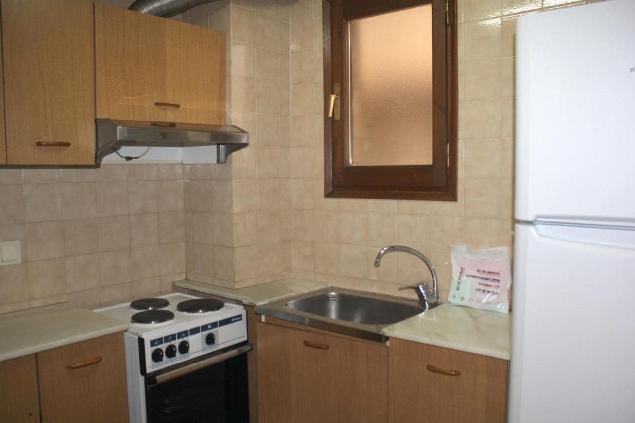 Apartamentos Pessets Adelaida Sort Esterno foto